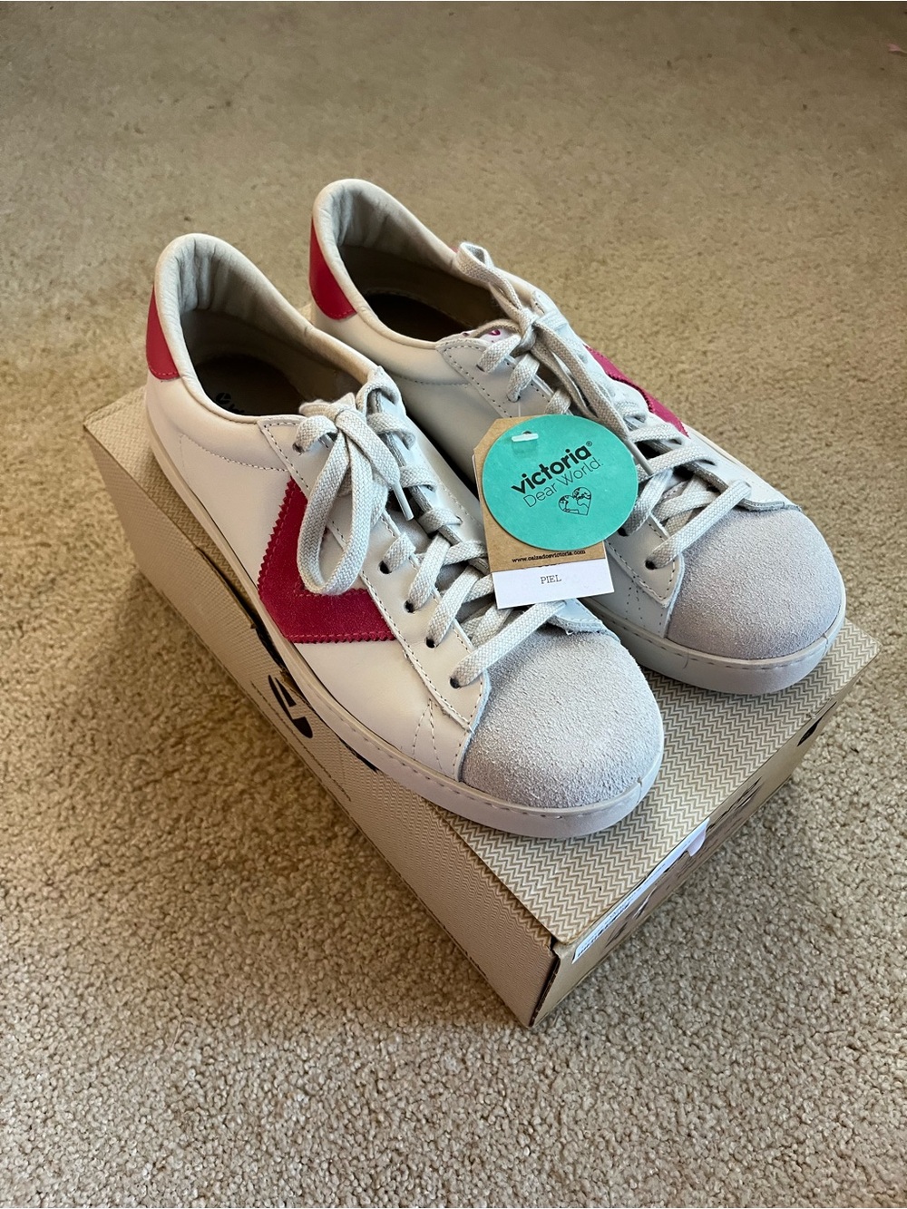 Victoria Women’s White Sneakers with Pink Suede Accent